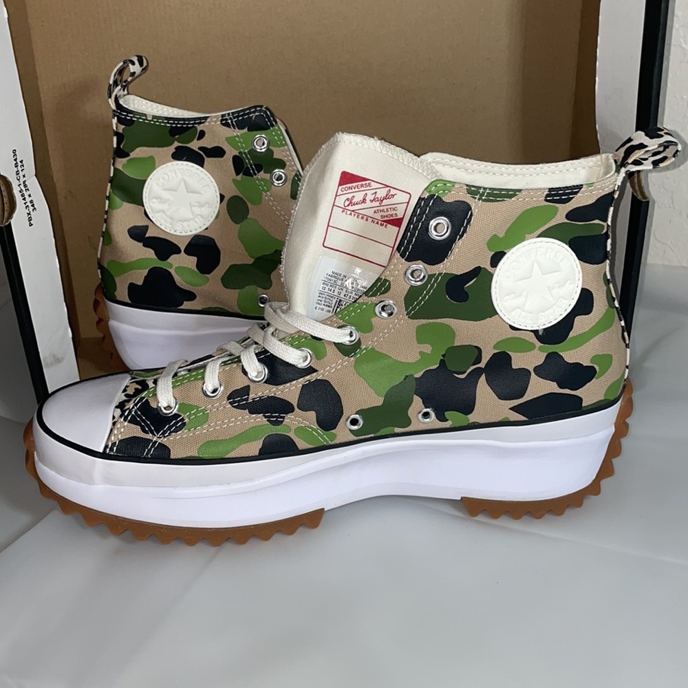 CONVERSE CHUCK TAYLOR NEW, size 12 mens, 13.5 women, very comfy , last one!